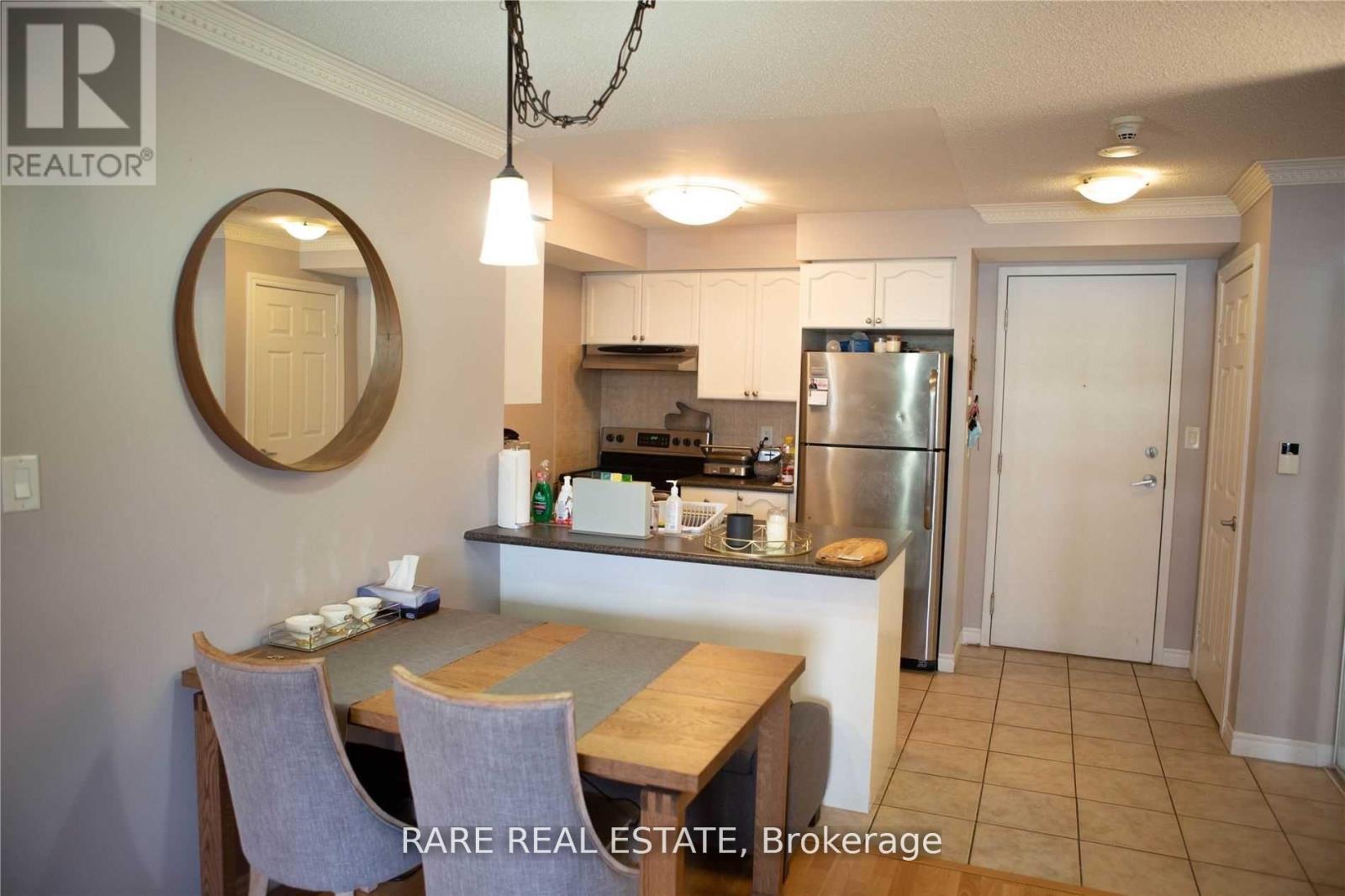 Photo 4 of 418 3880 Duke Of York Boulevard, Mississauga ON