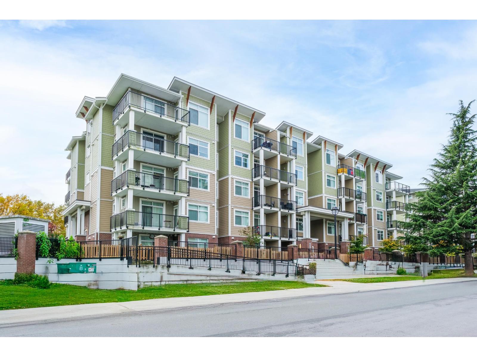 Photo 23 of 317 20696 Eastleigh Crescent, Langley BC