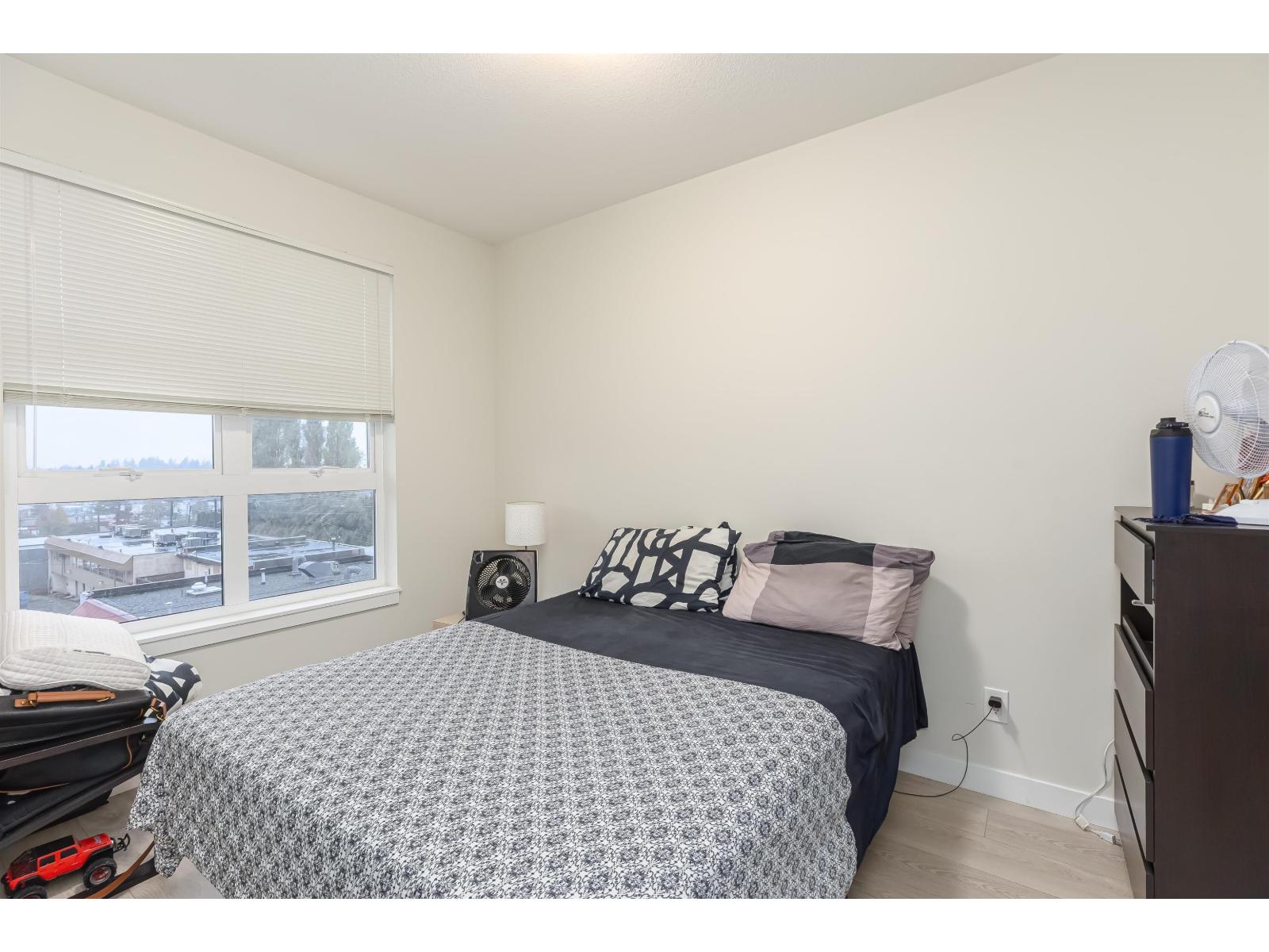 Photo 12 of 406 10838 Whalley Boulevard, Surrey BC