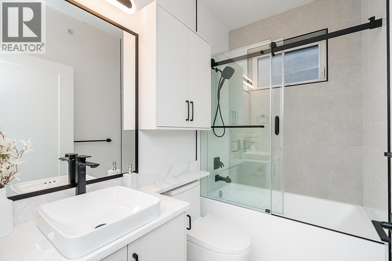 Photo 8 of 1 2753 Nanaimo Street, Vancouver BC