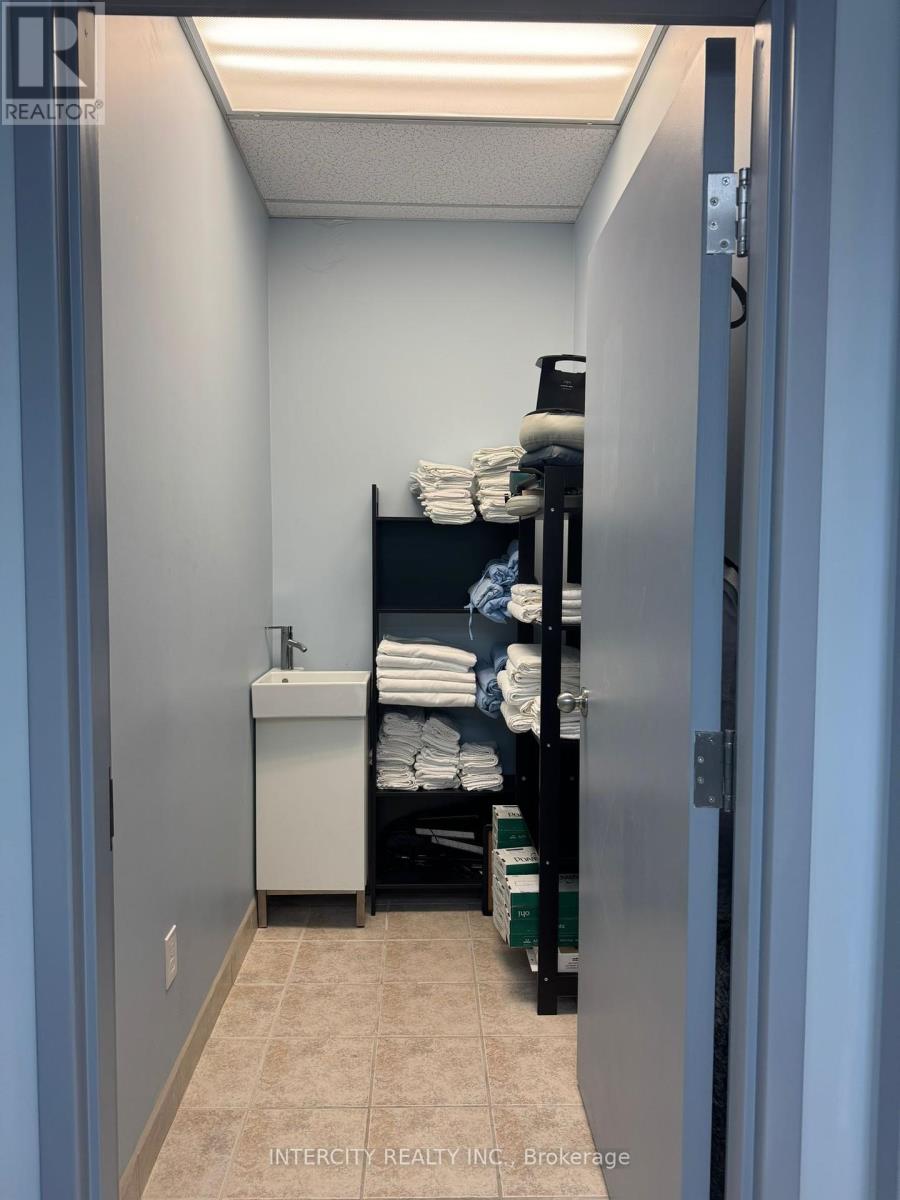 Photo 14 of 305 1017 Wilson Avenue, Toronto ON