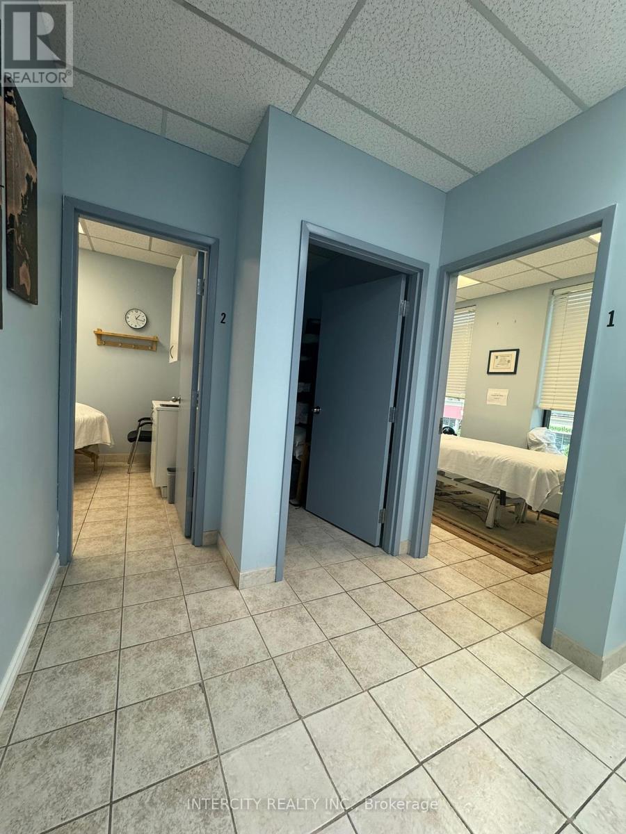 Photo 5 of 305 1017 Wilson Avenue, Toronto ON