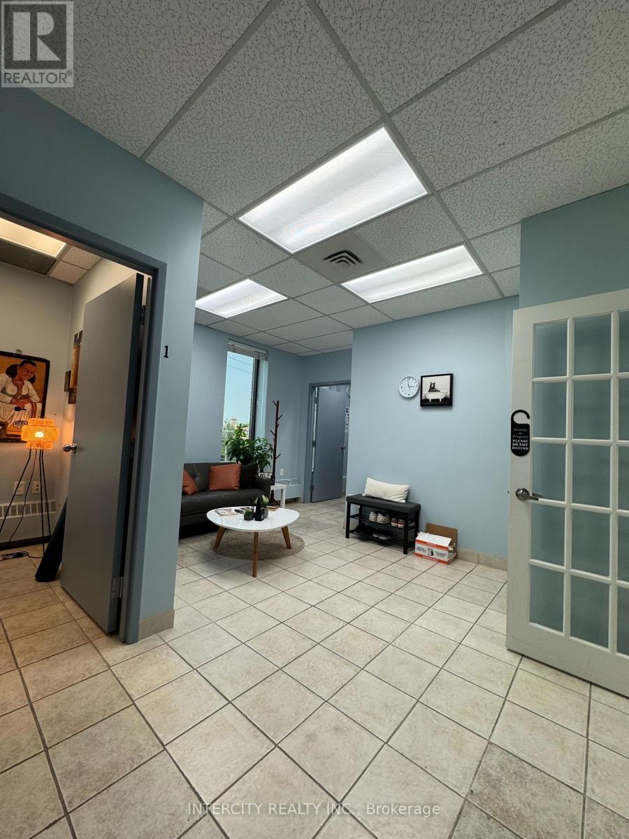 Photo 8 of 305 1017 Wilson Avenue, Toronto ON