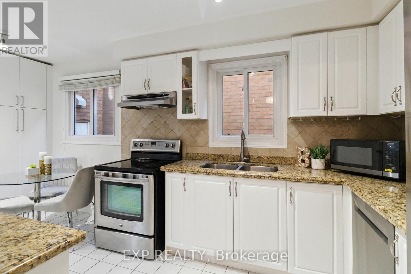 Photo 18 of 2239 Shipwright Road, Oakville ON