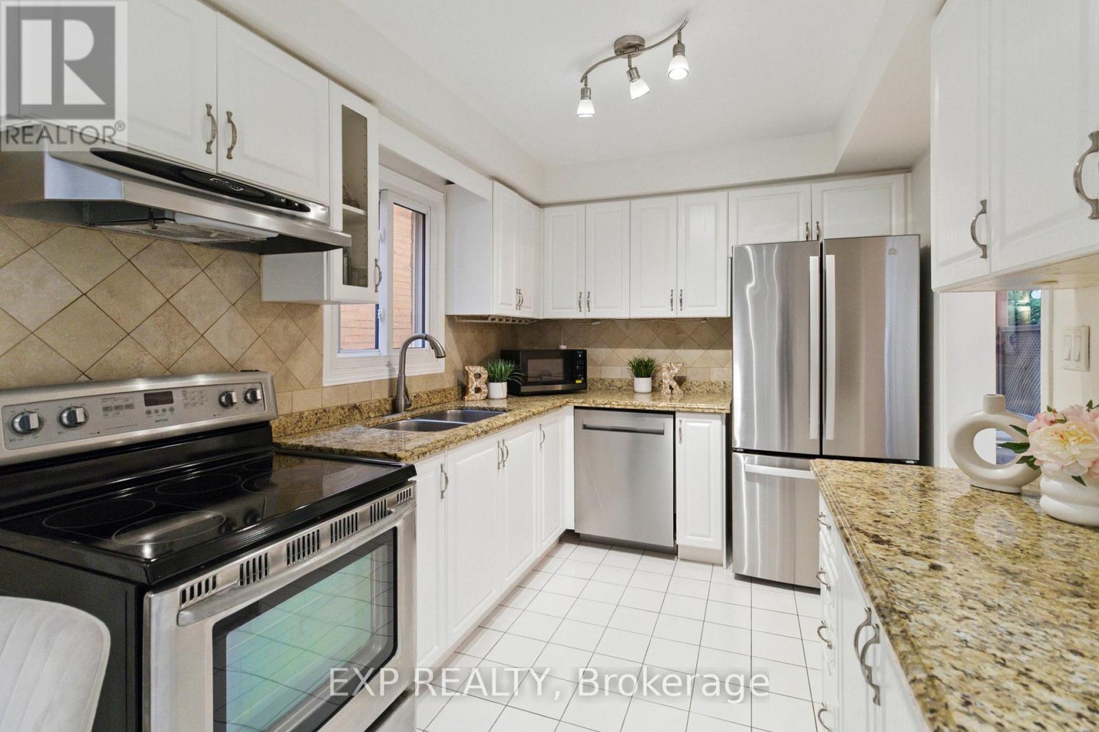 Photo 20 of 2239 Shipwright Road, Oakville ON