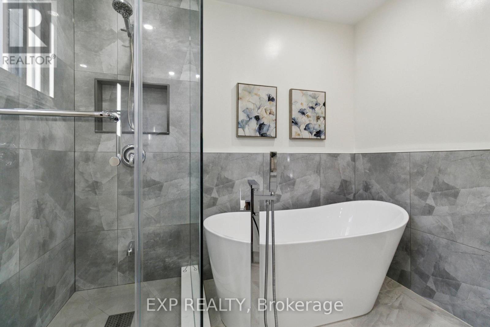 Photo 25 of 2239 Shipwright Road, Oakville ON