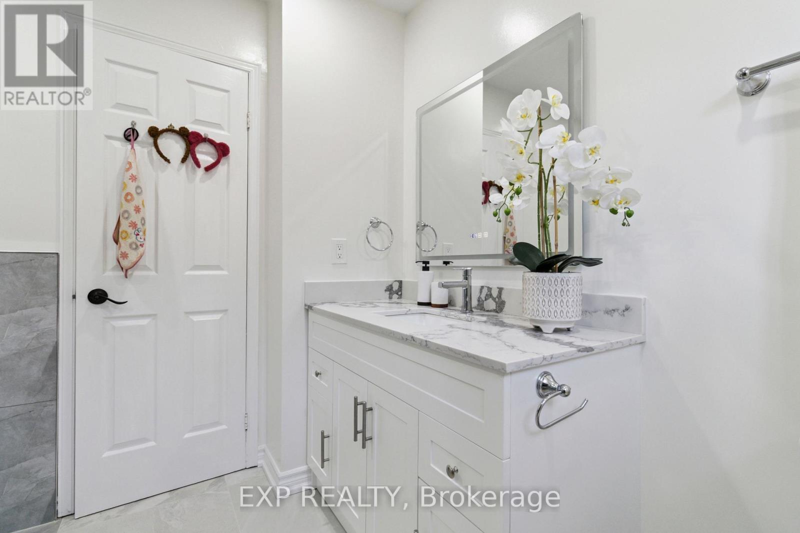 Photo 26 of 2239 Shipwright Road, Oakville ON