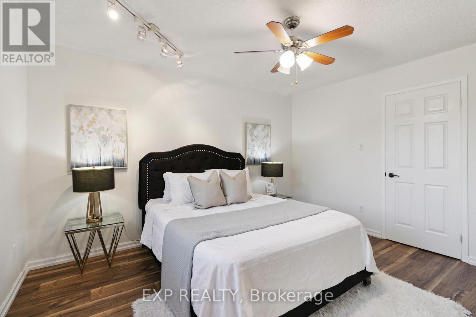 Photo 33 of 2239 Shipwright Road, Oakville ON