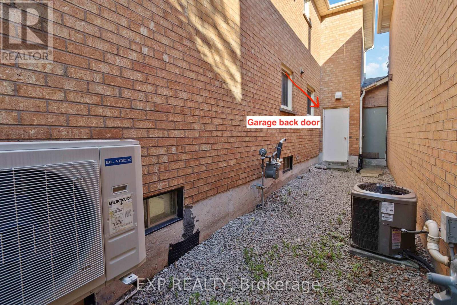 Photo 12 of 2239 Shipwright Road, Oakville ON