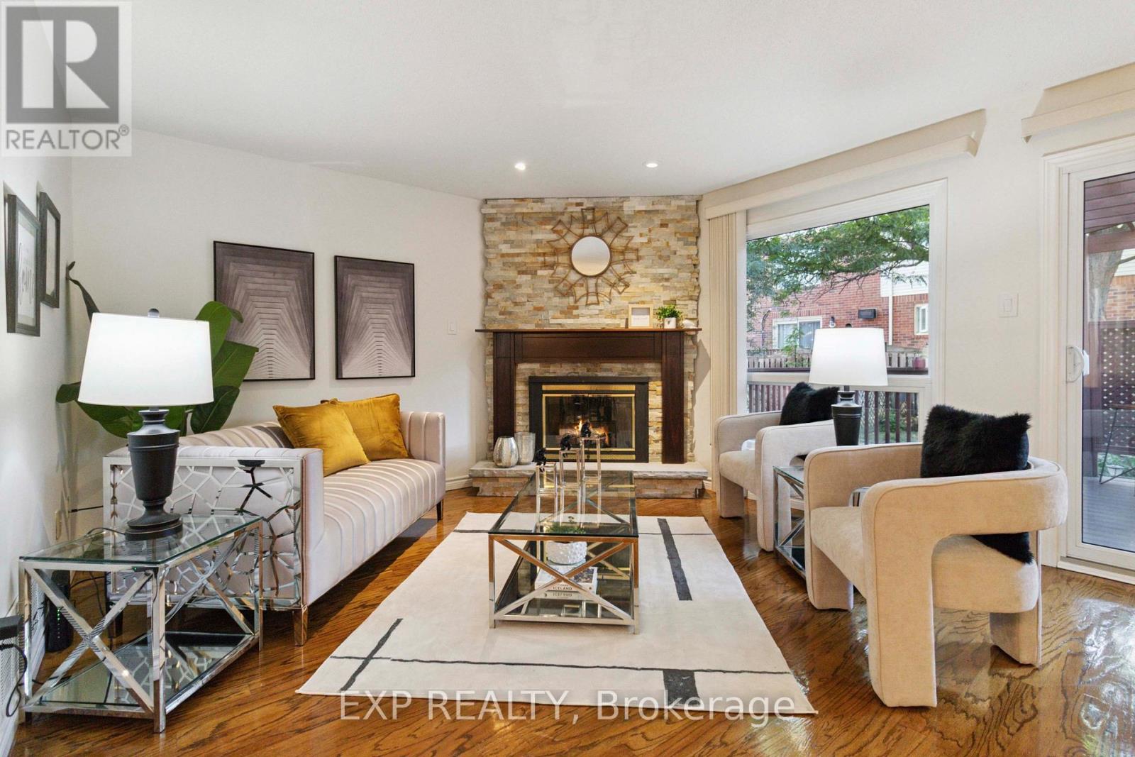 Photo 8 of 2239 Shipwright Road, Oakville ON