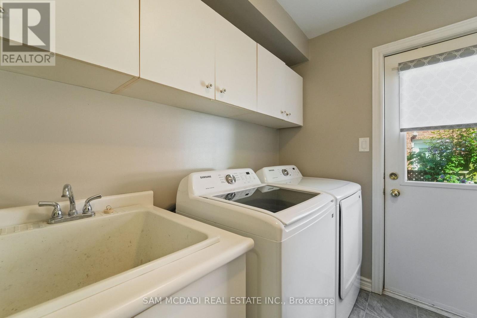 Photo 15 of 1139 Gable Drive, Oakville ON