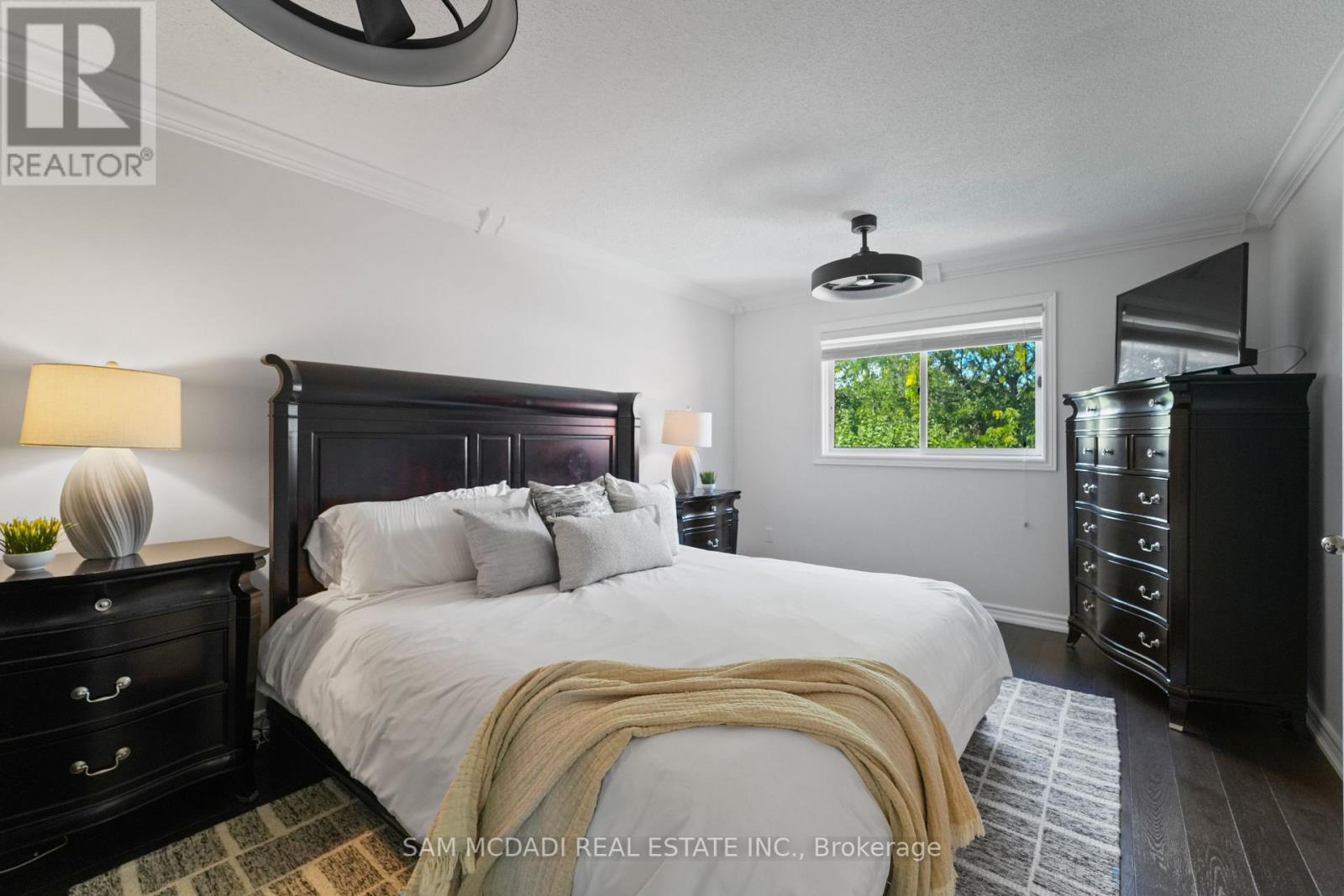Photo 37 of 1139 Gable Drive, Oakville ON