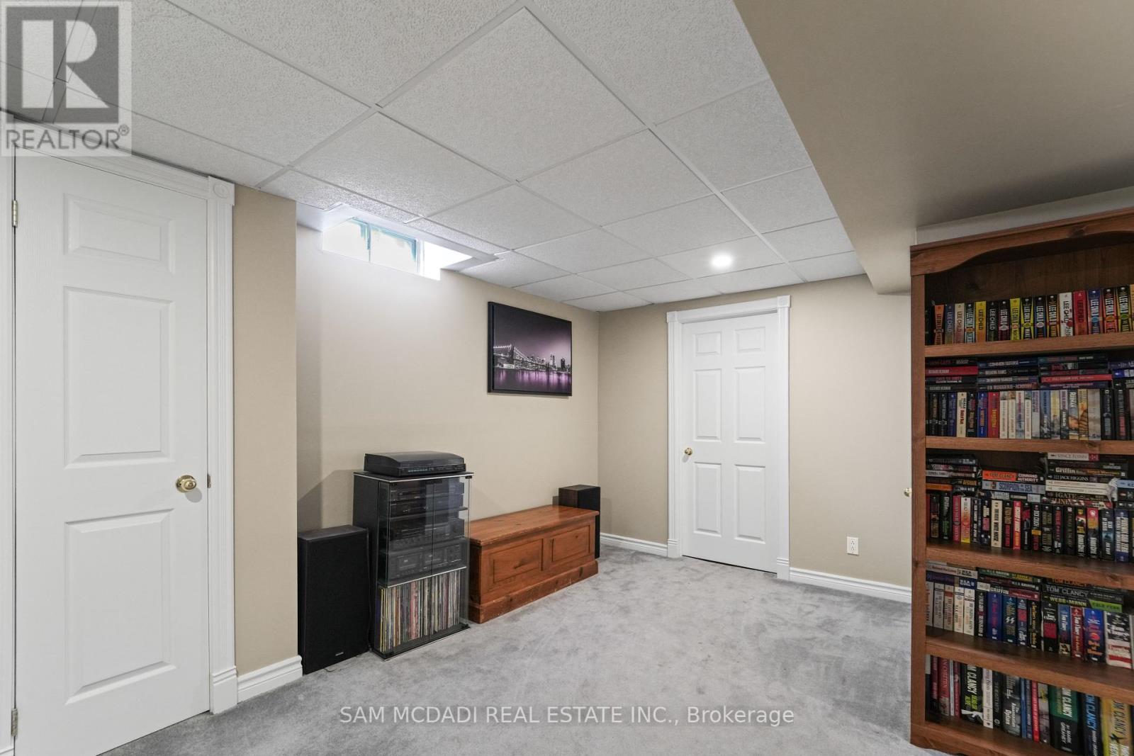 Photo 42 of 1139 Gable Drive, Oakville ON