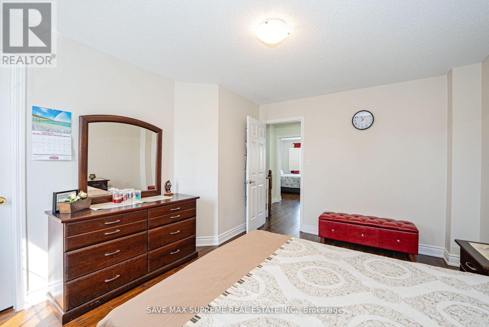 Photo 23 of 65 2 Clay Brick Court, Brampton ON