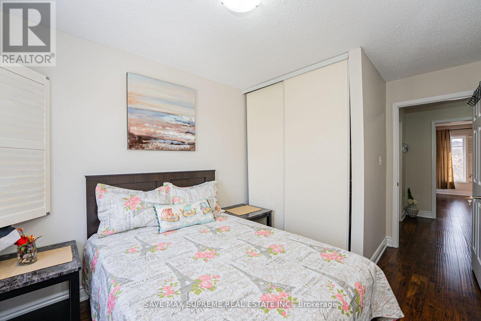 Photo 25 of 65 2 Clay Brick Court, Brampton ON