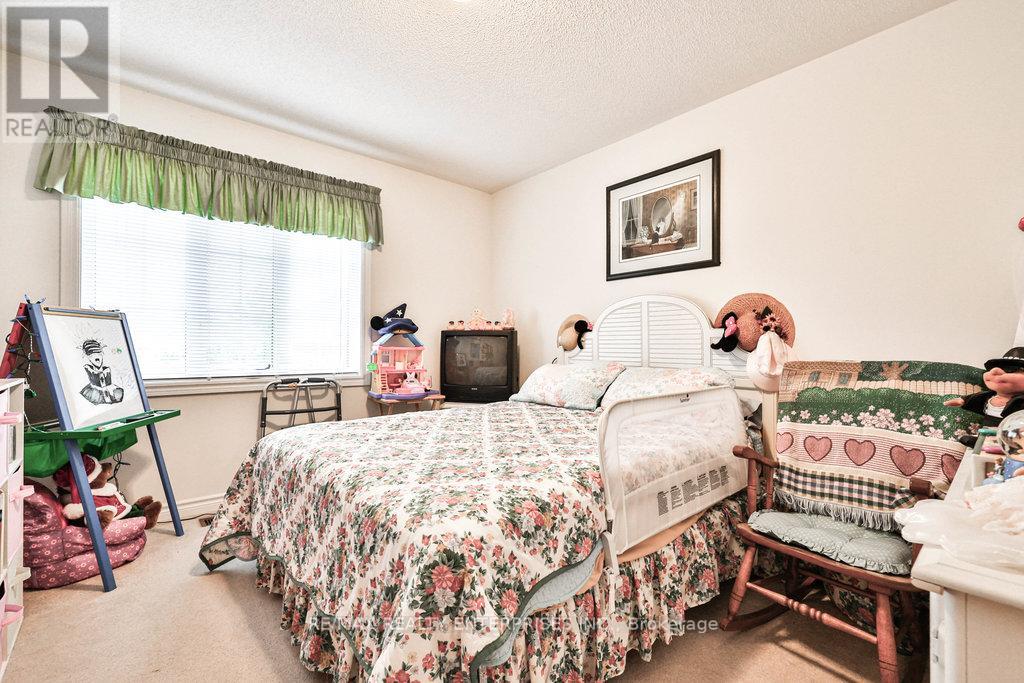 Photo 24 of 3 Jack Kenny Court, Caledon ON