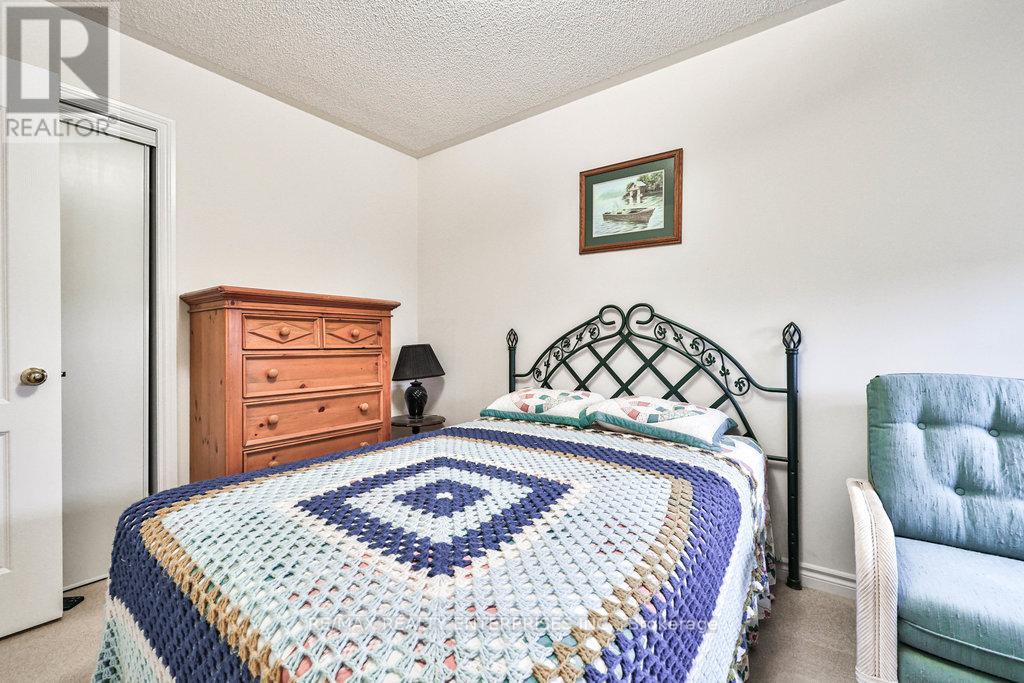 Photo 13 of 3 Jack Kenny Court, Caledon ON