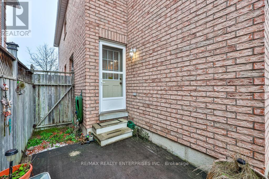 Photo 19 of 3 Jack Kenny Court, Caledon ON