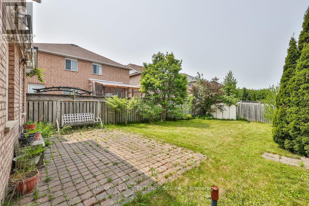 Photo 14 of 3 Jack Kenny Court, Caledon ON