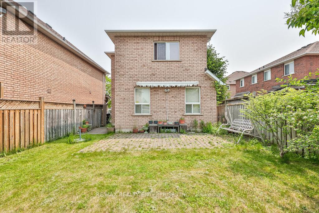 Photo 31 of 3 Jack Kenny Court, Caledon ON