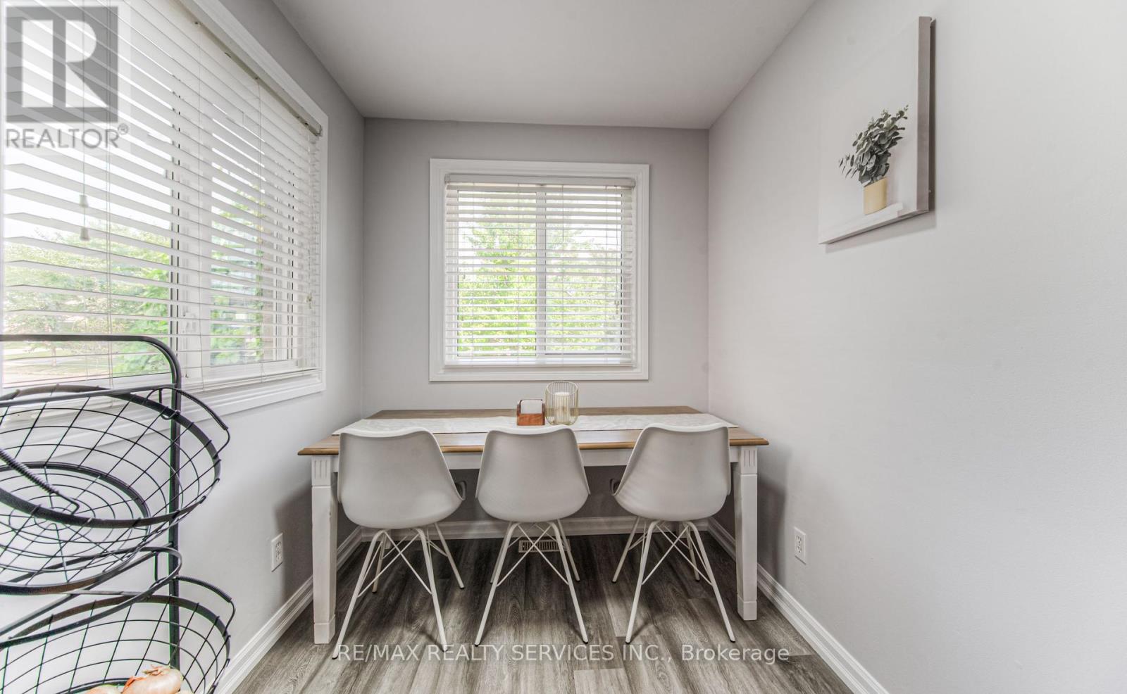 Photo 17 of 582 Drummerhill Crescent Ne, Waterloo ON