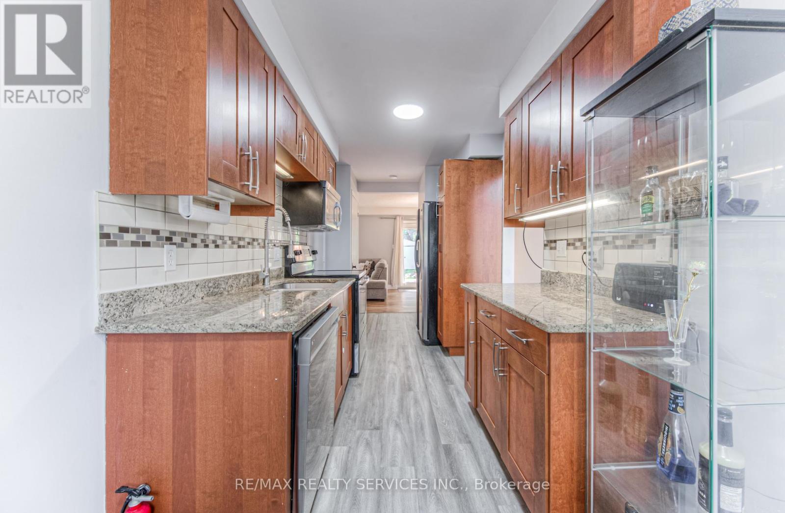 Photo 39 of 582 Drummerhill Crescent Ne, Waterloo ON