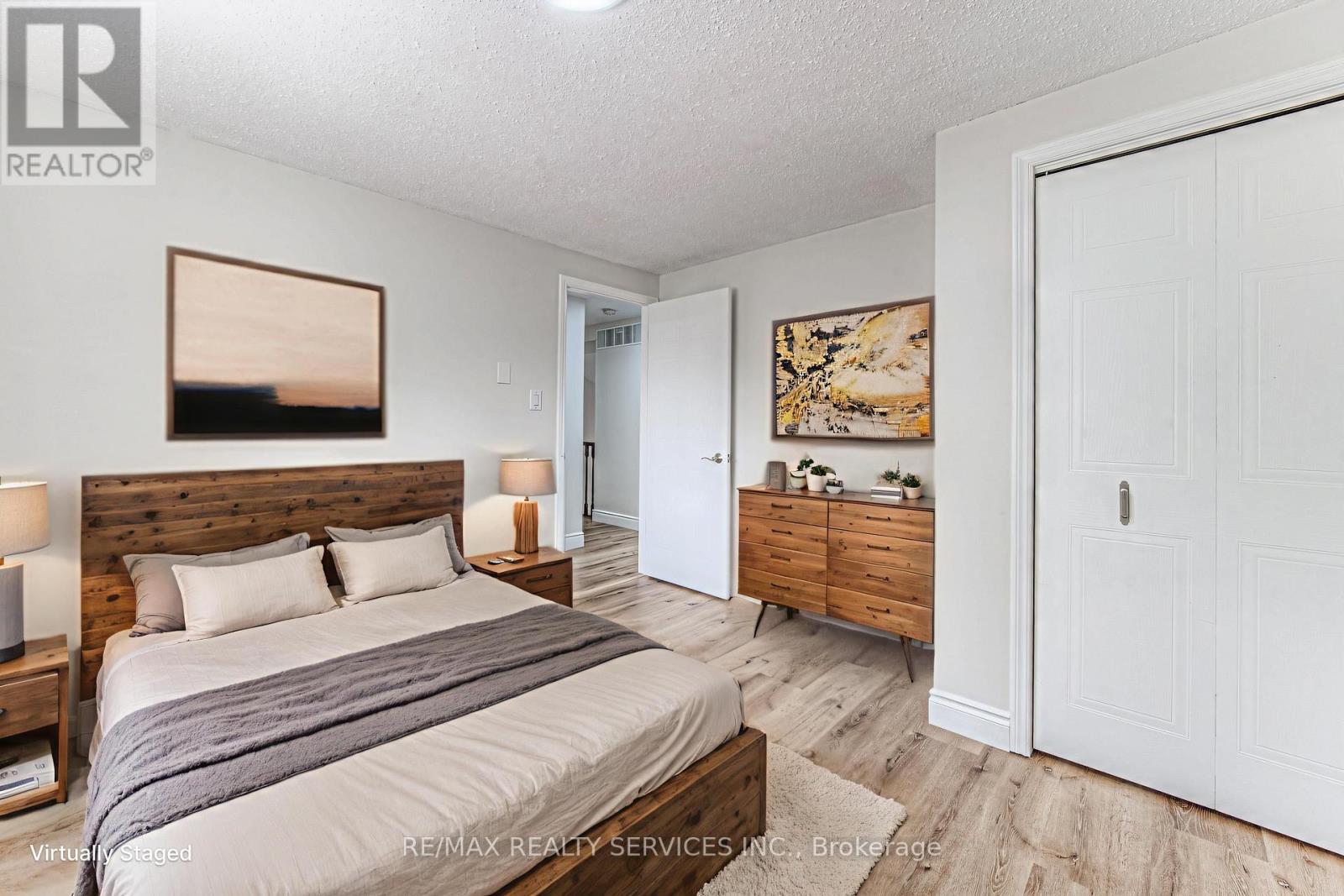 Photo 4 of 582 Drummerhill Crescent Ne, Waterloo ON