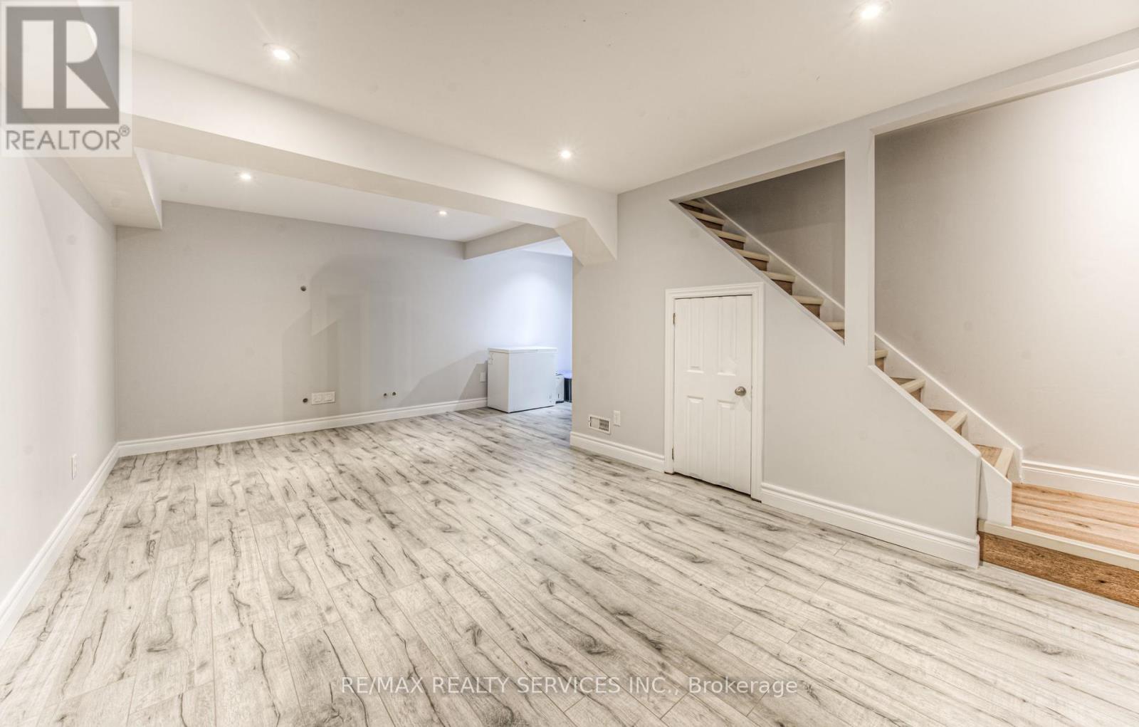 Photo 7 of 582 Drummerhill Crescent Ne, Waterloo ON