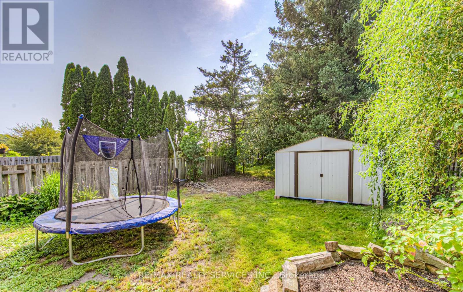 Photo 38 of 582 Drummerhill Crescent Ne, Waterloo ON