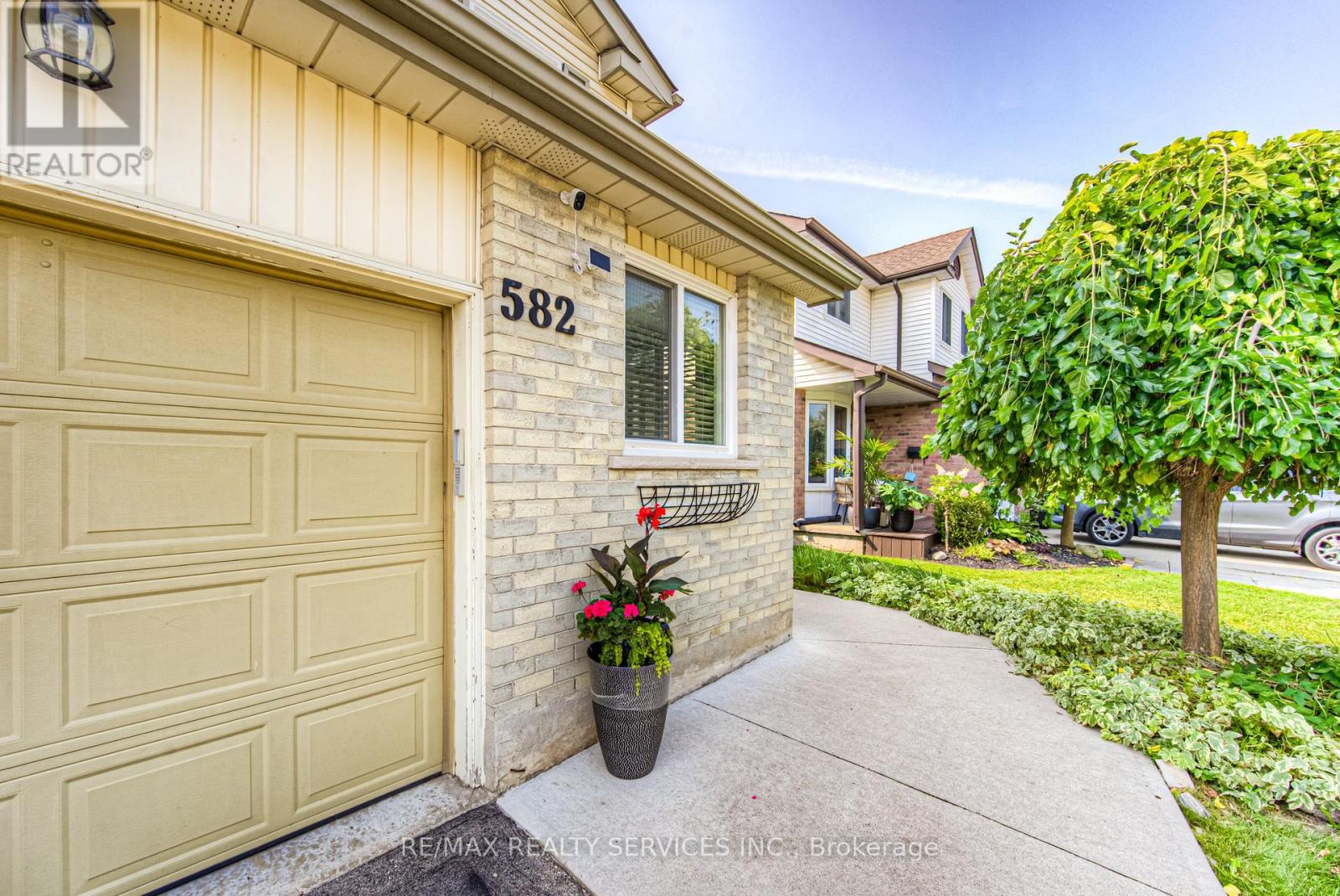 Photo 14 of 582 Drummerhill Crescent Ne, Waterloo ON