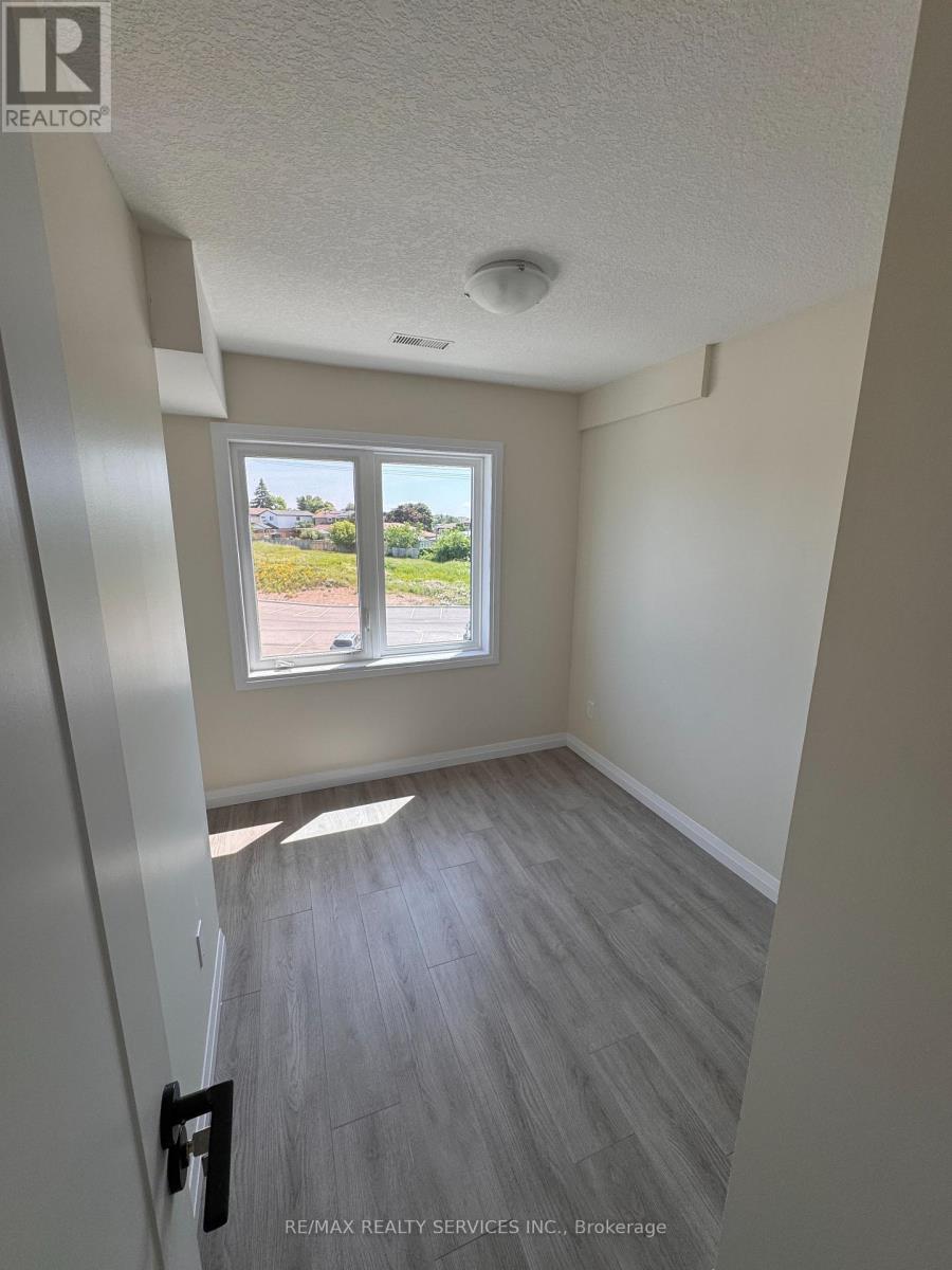 Photo 8 of 49 370 Fisher Mills Road, Cambridge ON