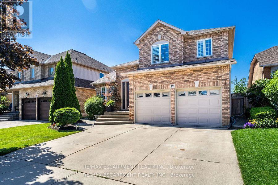 Photo 1 of 17 Hillgarden Drive, Hamilton ON