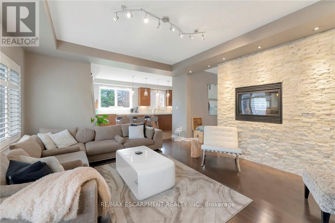 Photo 2 of 349 Valridge Drive, Hamilton ON