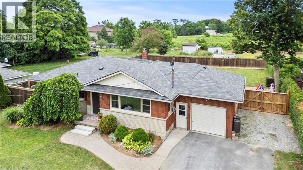 Photo 2 of 4153 Aberdeen Road, Beamsville ON