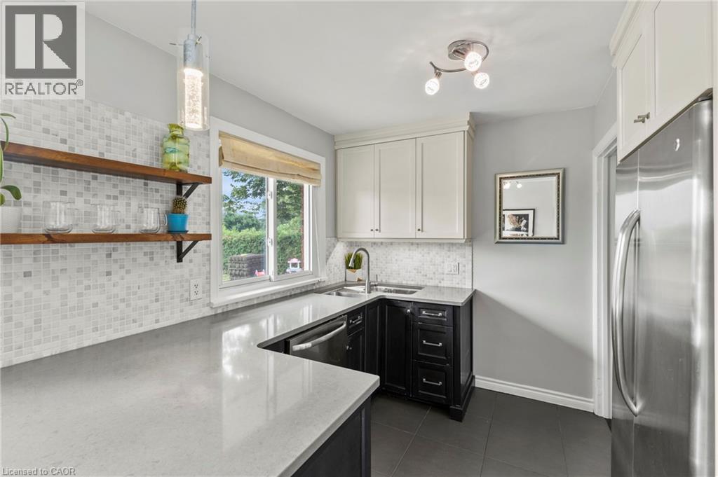 Photo 16 of 4153 Aberdeen Road, Beamsville ON