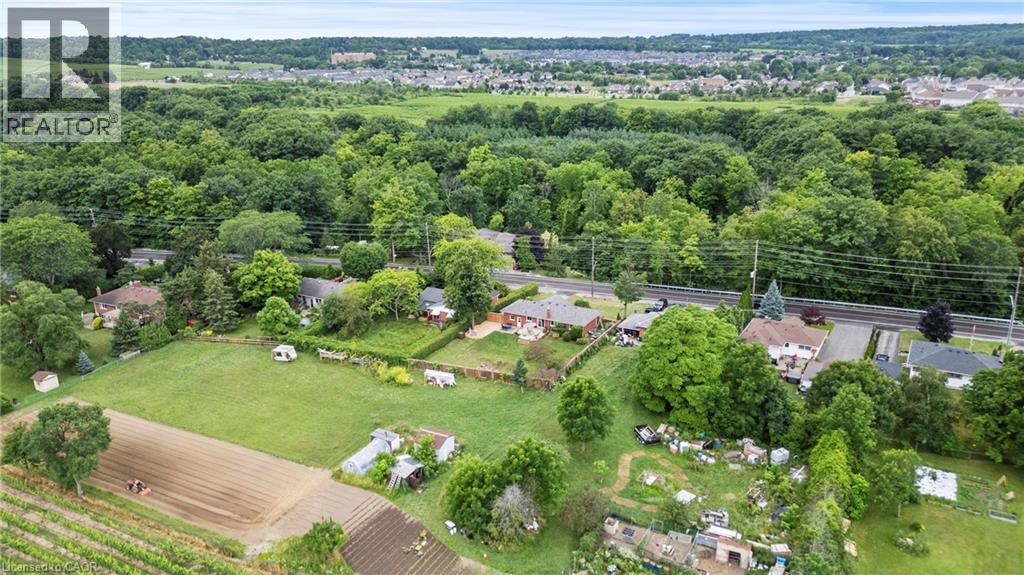 Photo 45 of 4153 Aberdeen Road, Beamsville ON