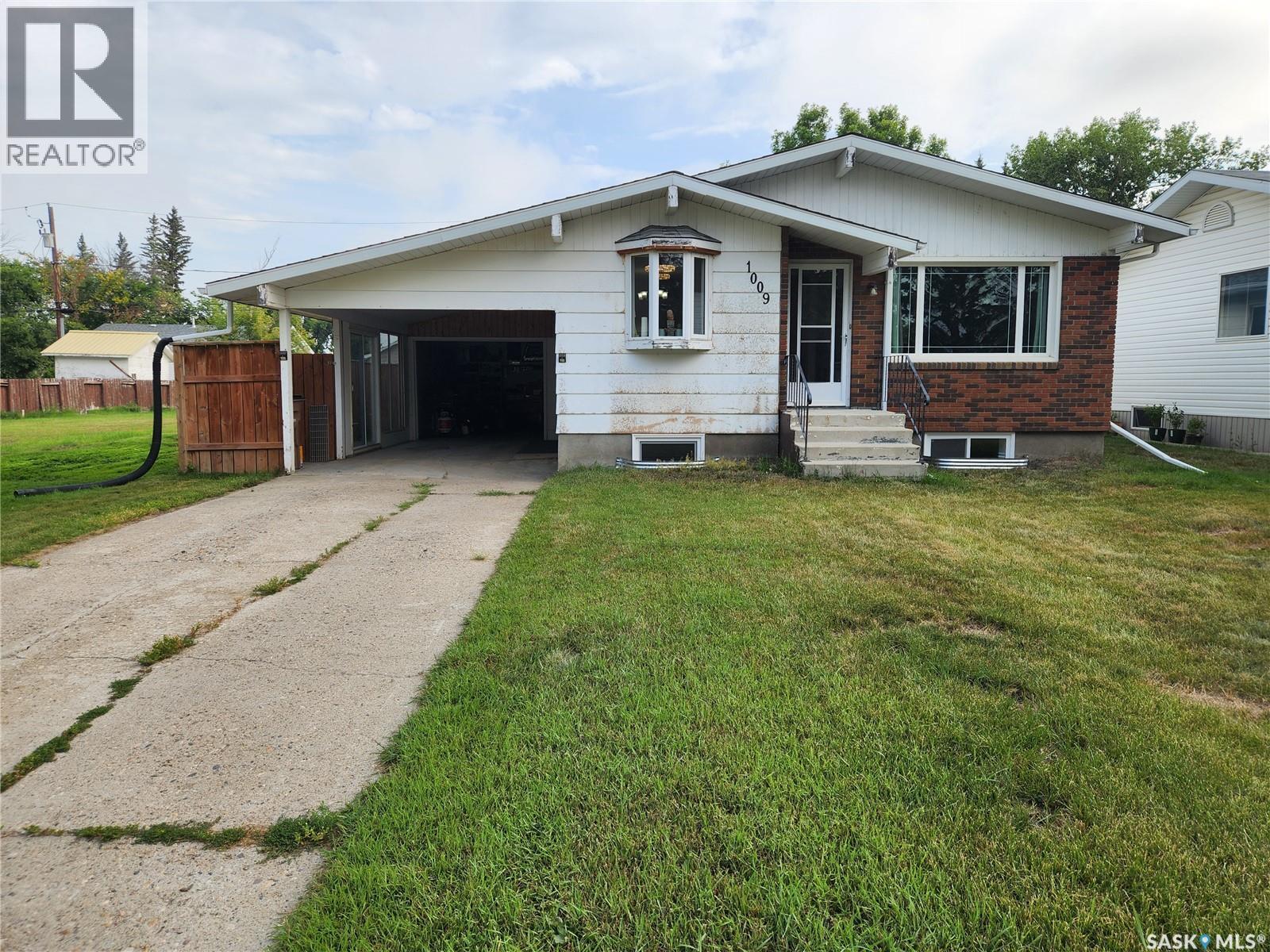 Photo 1 of 1009 106th Avenue, Tisdale SK