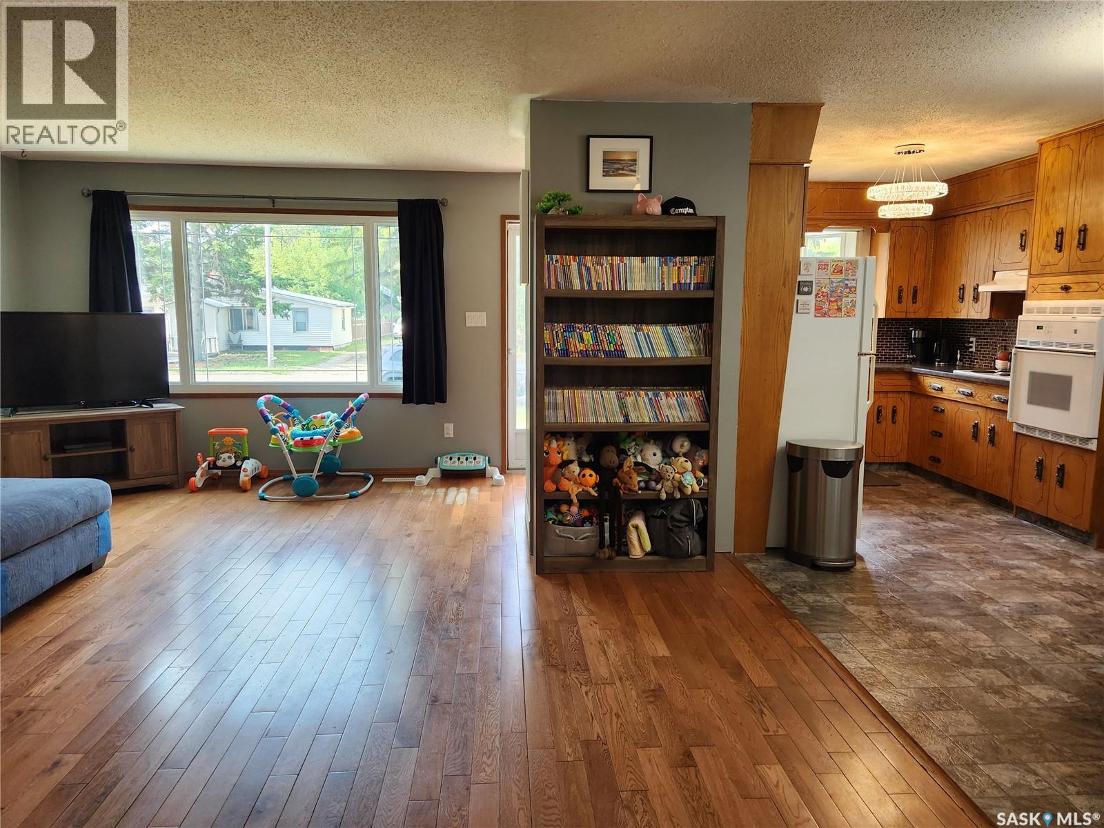 Photo 2 of 1009 106th Avenue, Tisdale SK