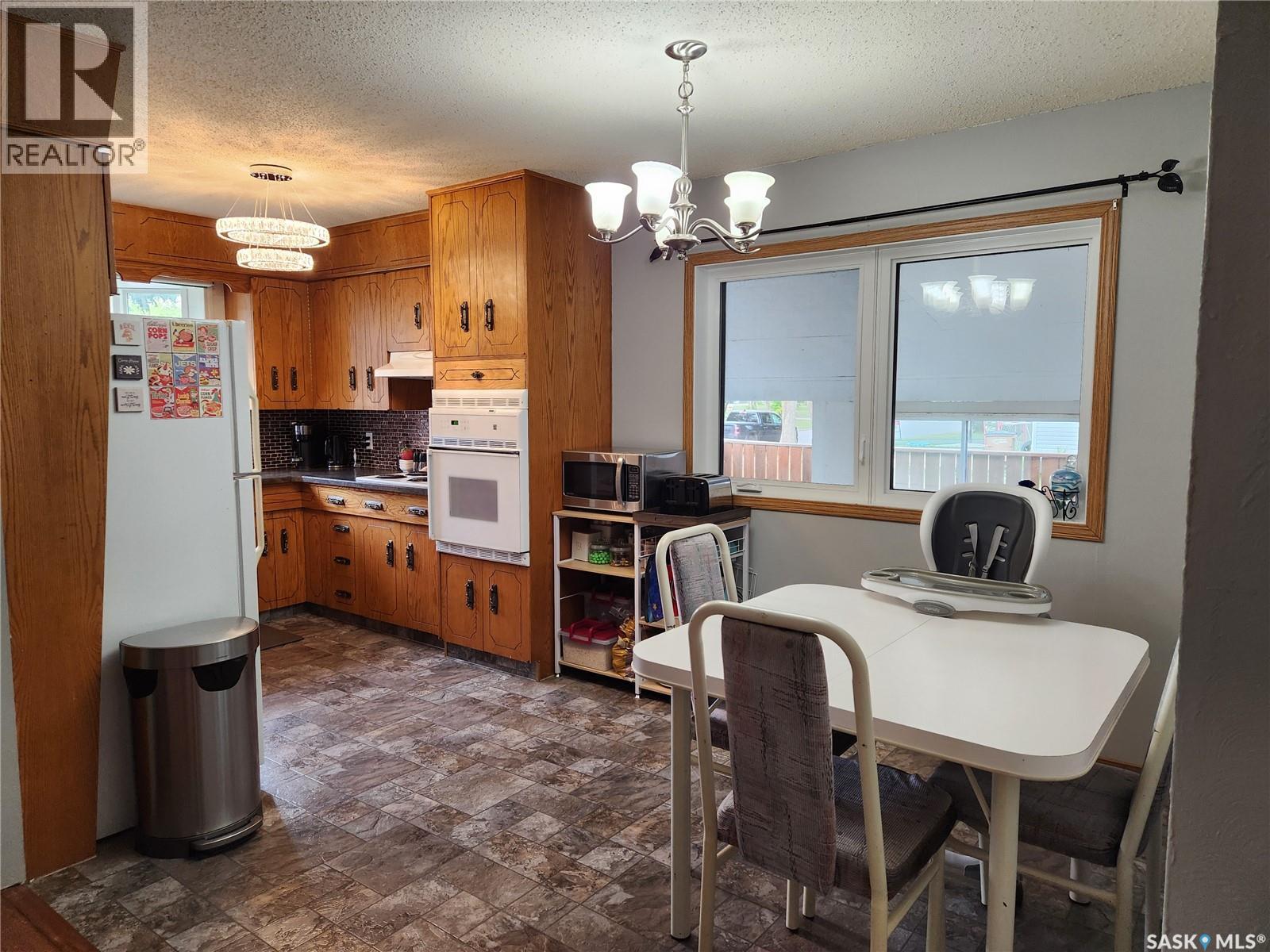 Photo 3 of 1009 106th Avenue, Tisdale SK