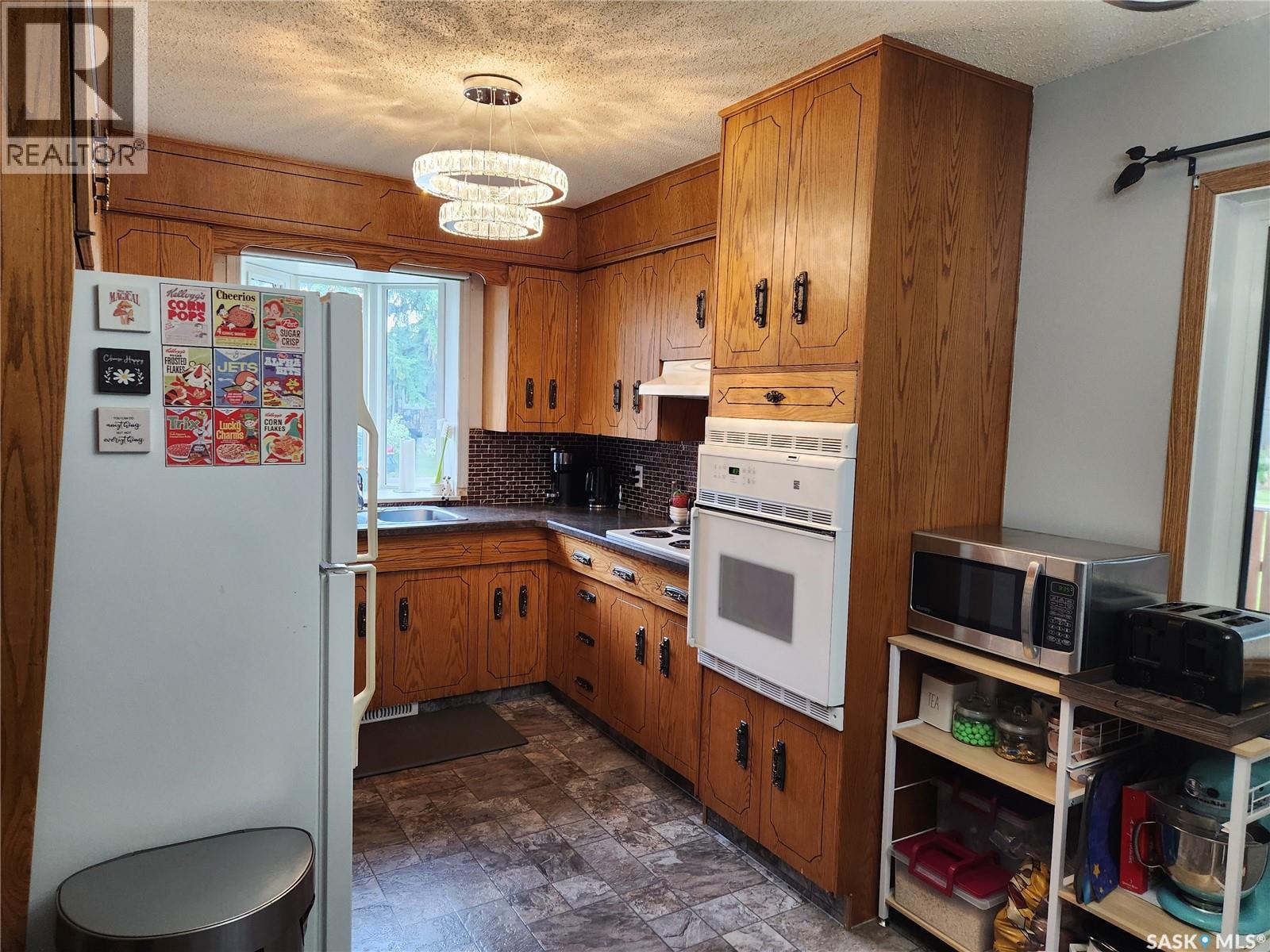 Photo 5 of 1009 106th Avenue, Tisdale SK