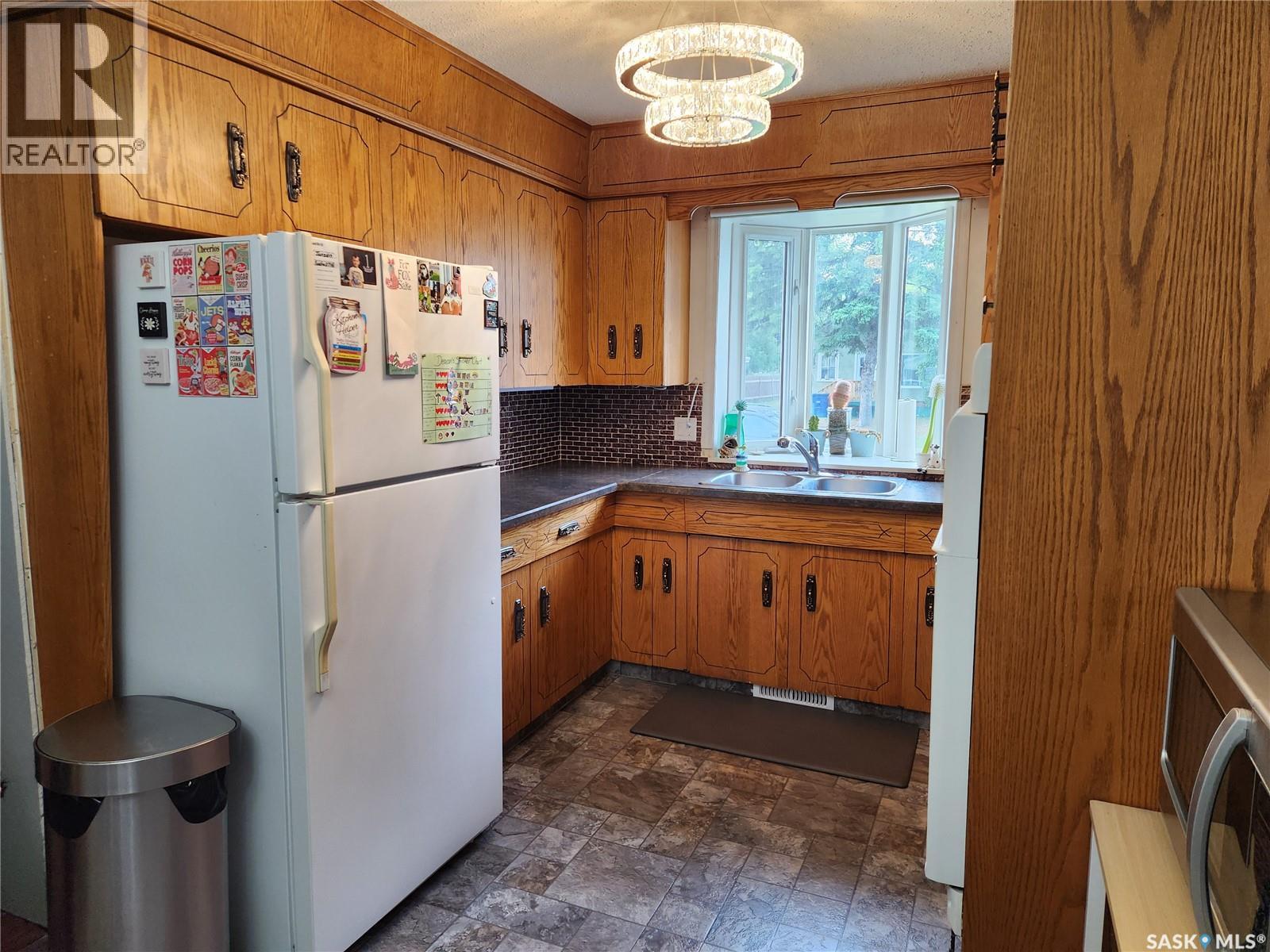 Photo 6 of 1009 106th Avenue, Tisdale SK