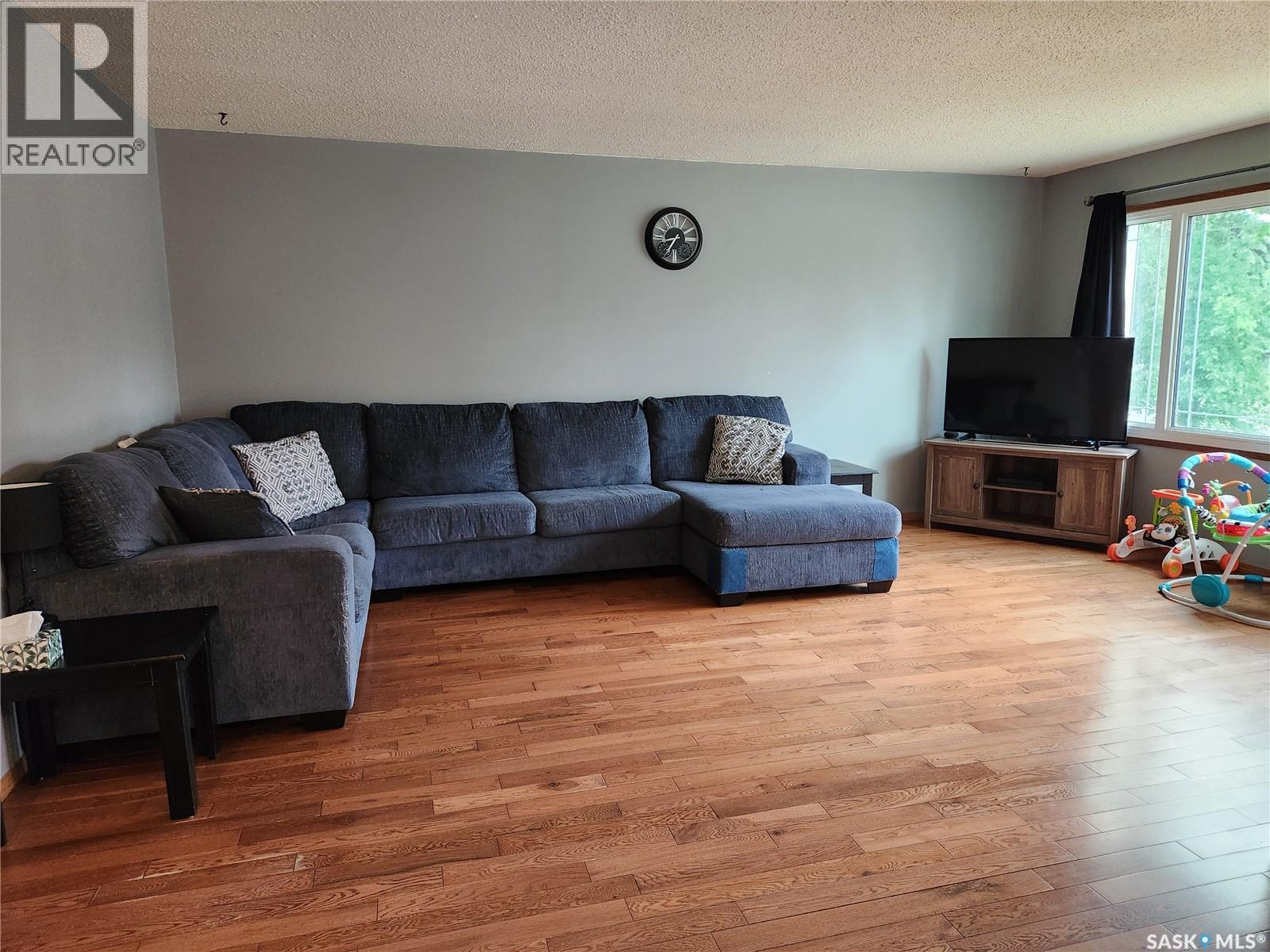 Photo 9 of 1009 106th Avenue, Tisdale SK