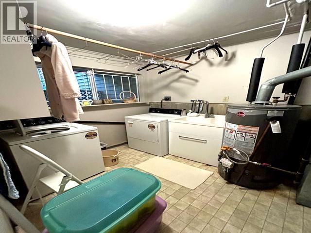 Photo 12 of 44 9000 Ash Grove Crescent, Burnaby BC