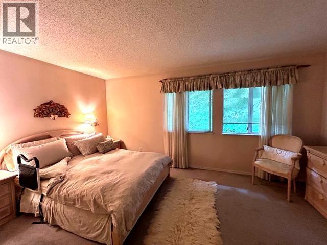 Photo 11 of 44 9000 Ash Grove Crescent, Burnaby BC