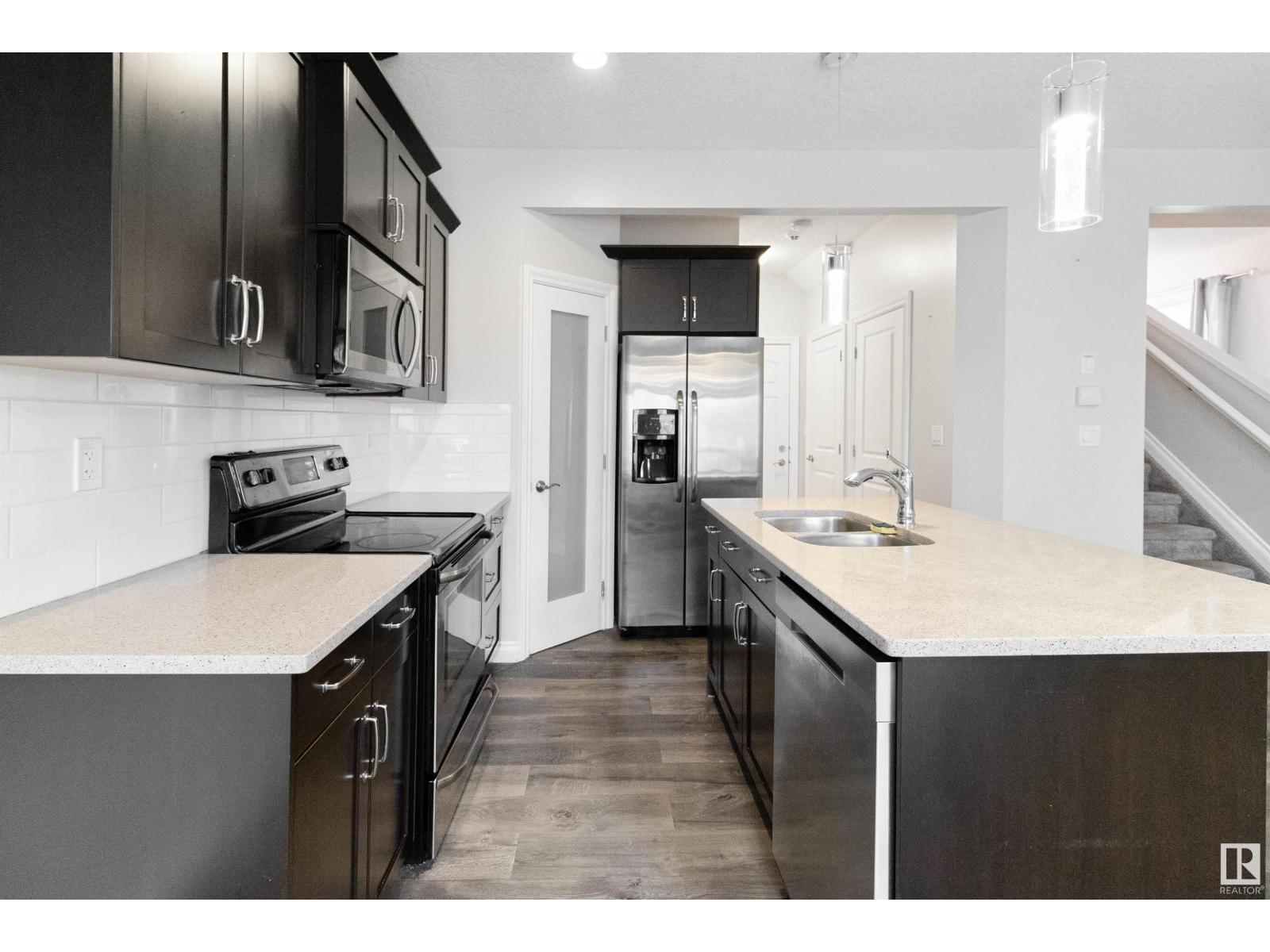 Photo 48 of 37 Roseberry Ln, Fort Saskatchewan AB