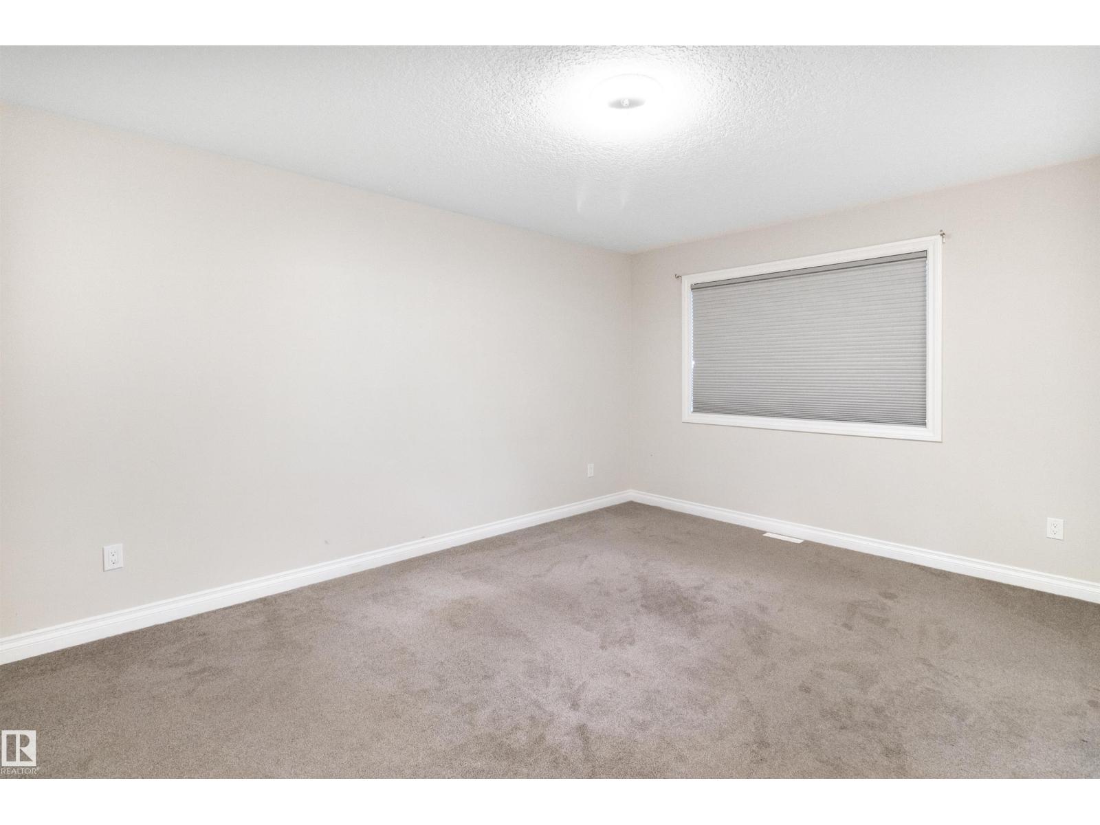 Photo 29 of 37 Roseberry Ln, Fort Saskatchewan AB
