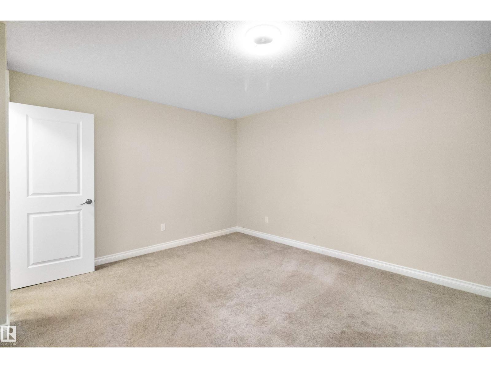 Photo 18 of 37 Roseberry Ln, Fort Saskatchewan AB