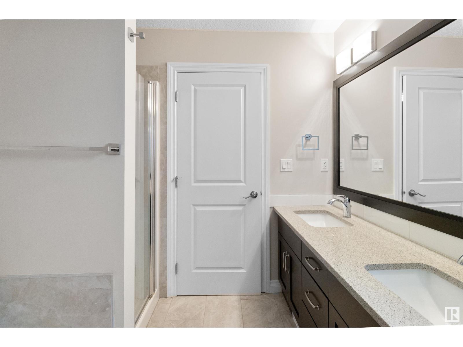 Photo 33 of 37 Roseberry Ln, Fort Saskatchewan AB