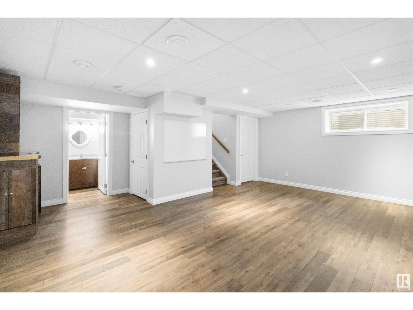 Photo 45 of 37 Roseberry Ln, Fort Saskatchewan AB