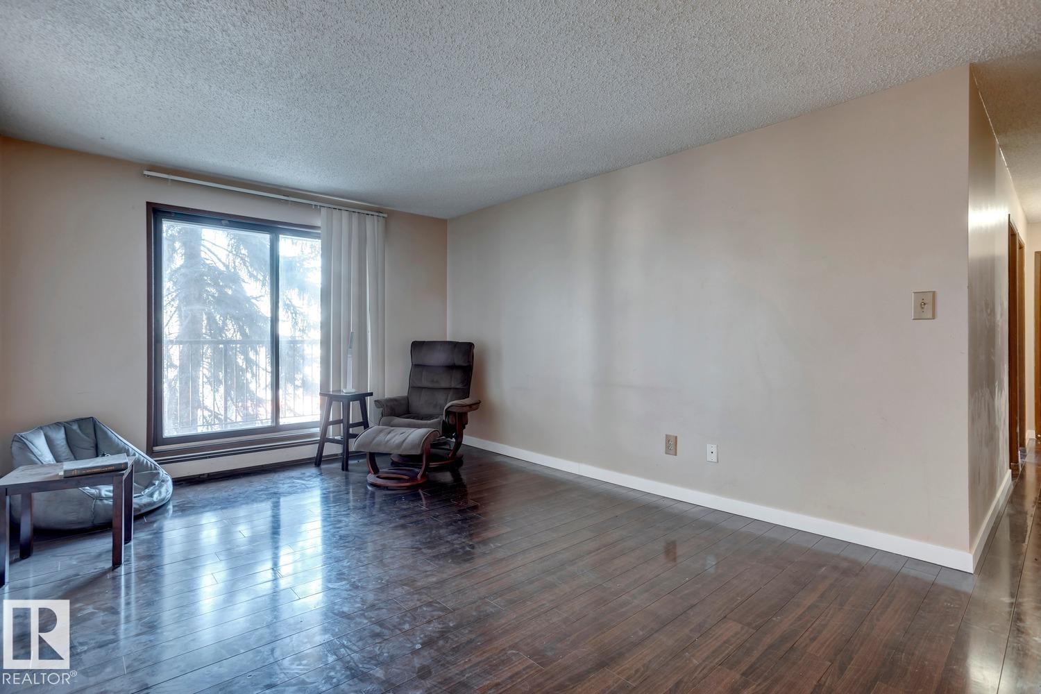 Photo 6 of 302 11115 74 St Nw, Edmonton AB